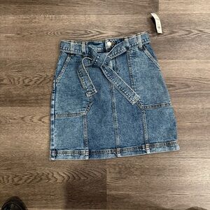 On 34th new tag denim belt skirt, light stretchy